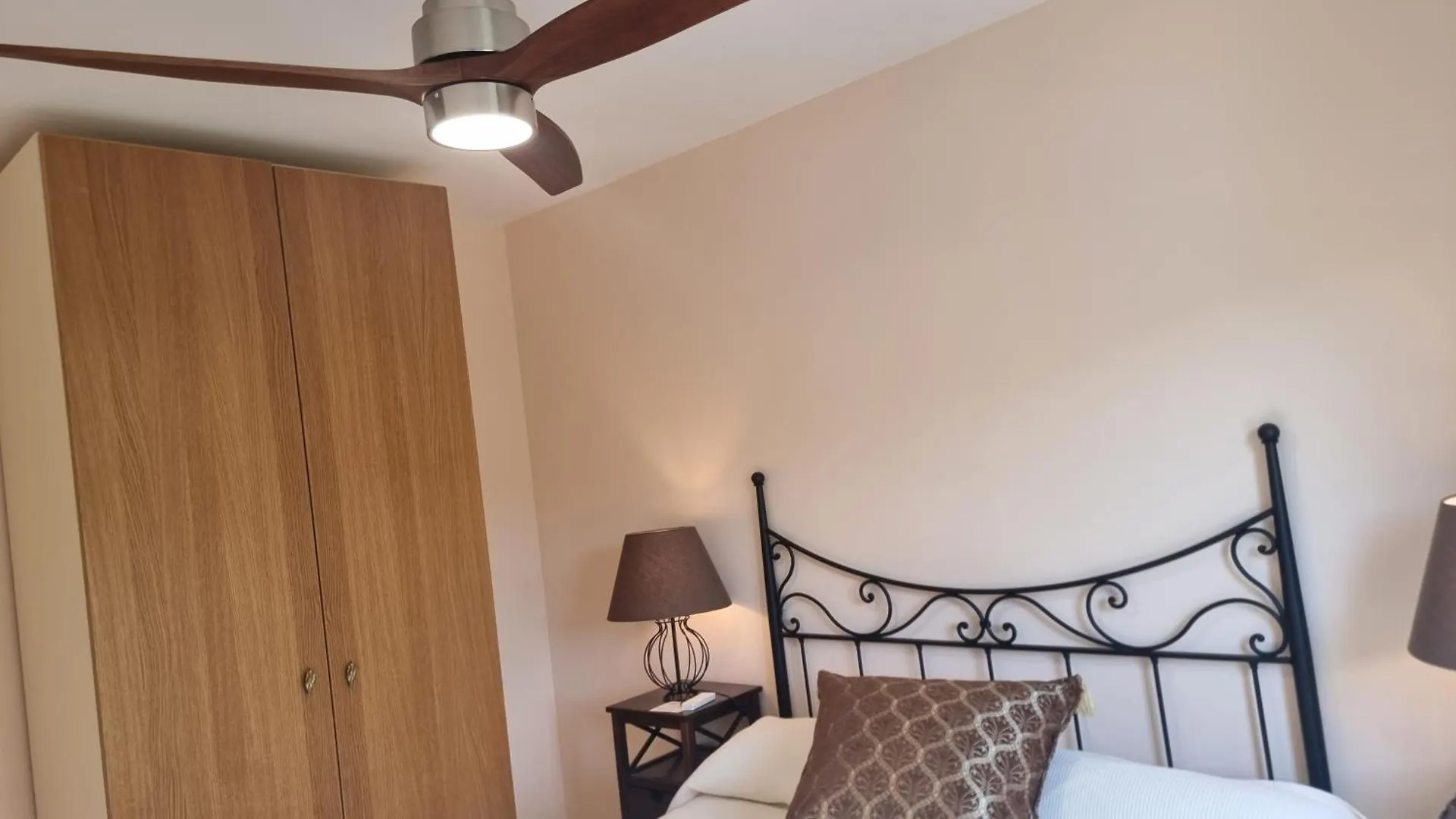 דירות 7926 Apartament In Llança 0*,  ספרד